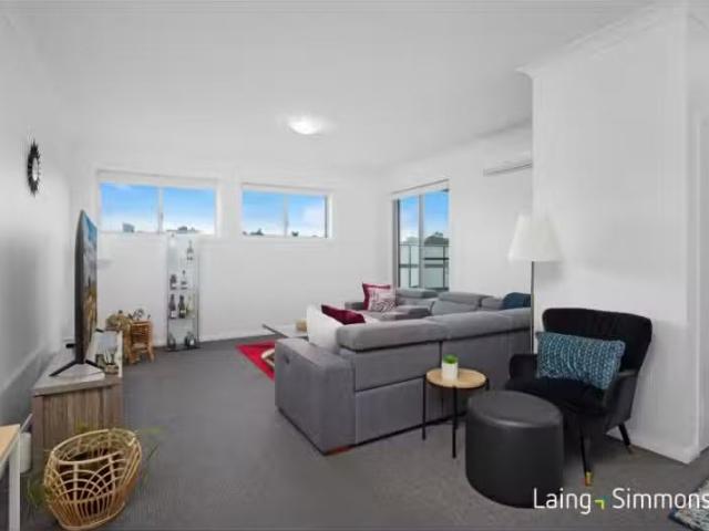 Cozy 2 BR 29/49 Essington St, Wentworthville Apartment for ren.
