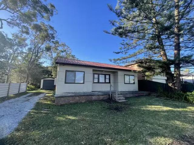 Unique 2 BR 29 Elouera Avenue, Buff Point, NSW 2262 House fo.