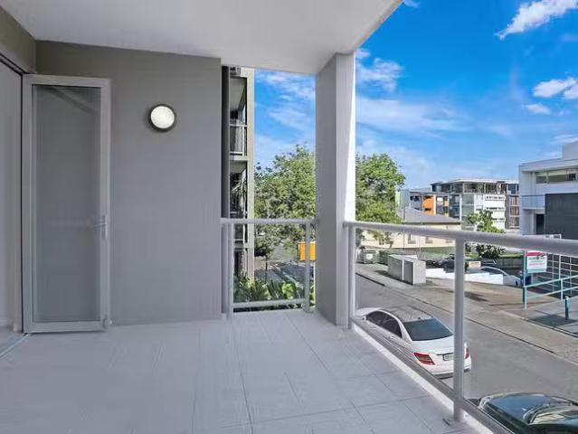 Cozy 2 BR 3/14 Lever Street, Albion, QLD 4010
