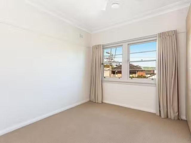 Deal! 2 BR 3/126 Rainbow Street, Randwick, NSW 2031