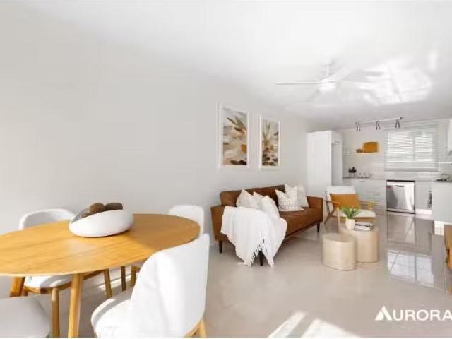 New 2 BR 3/241 Cavendish Road, Coorparoo Apartment for rent L.