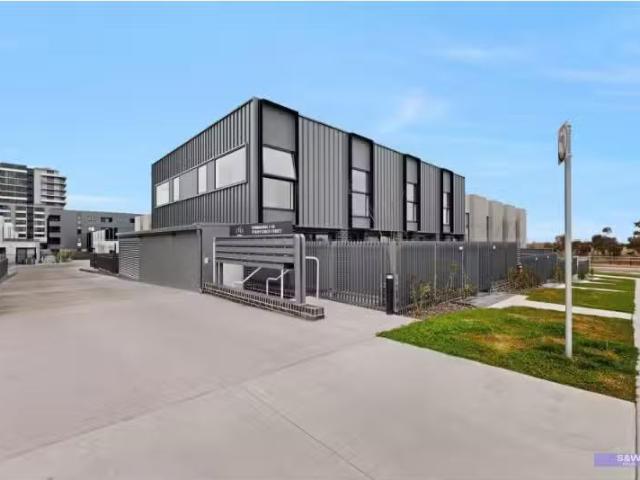 Charming 2 BR 33/75 Kate Crace Street, Gungahlin ACT 2912 Town.