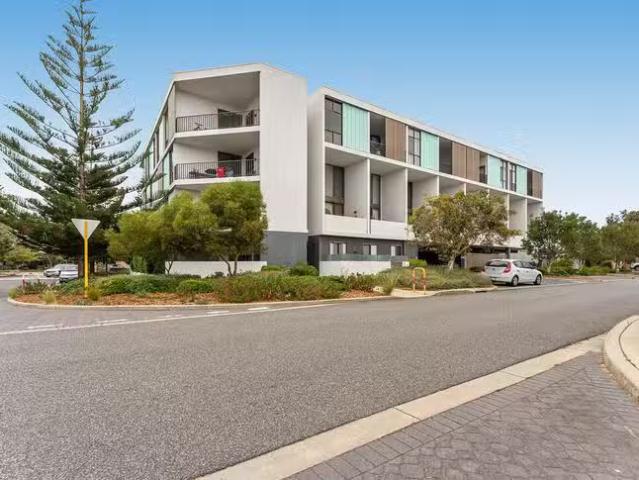 Nice 2 BR 36/22 Heirisson Way, North Coogee, WA 6163