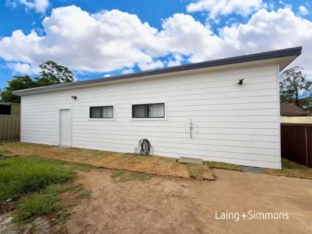Deal! 2 BR 36a Macartney Cres, Hebersham House for rent Liste.