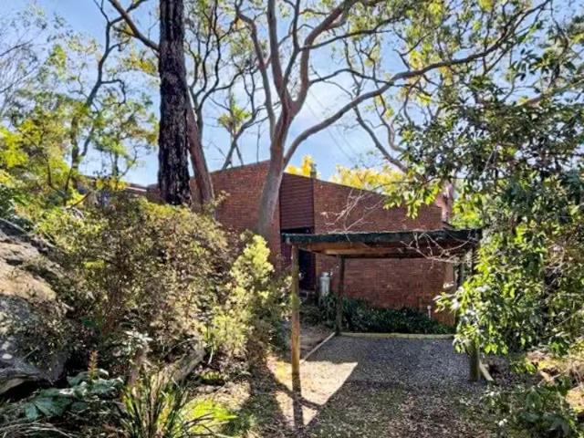 Cheap 2 BR 38 Russell Avenue, Faulconbridge House for rent Li.
