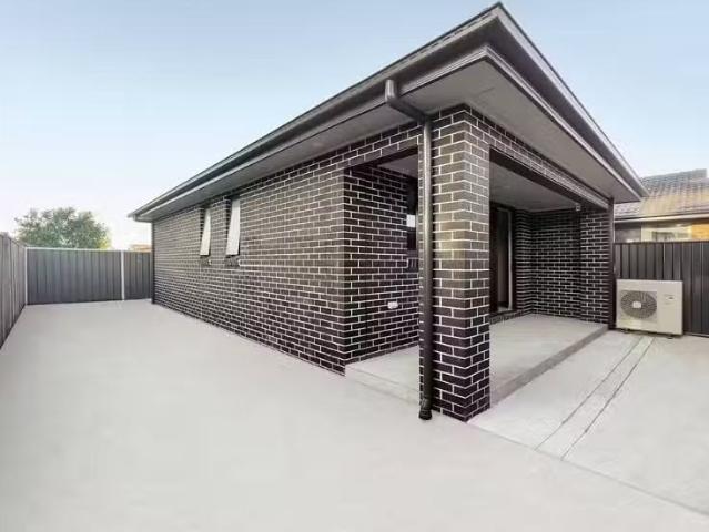 Unique 2 BR 39A Henry Lawson Avenue, Werrington County Apartme.