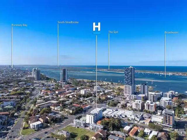 For Rent! 2 BR 405/26 Gray Street, Southport, QLD 4215 Apart.