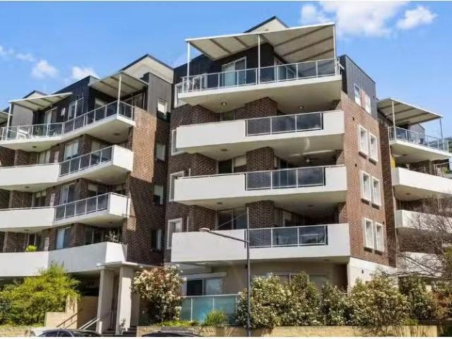 Just in! 2 BR 4/15 17 Parc Guell Drive, Campbelltown Apartment.