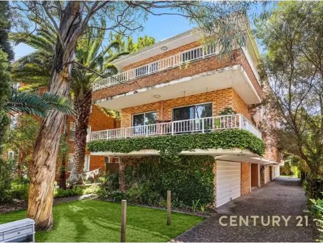 Nice 2 BR 4/164 Russell Avenue, Dolls Point Apartment for rent.