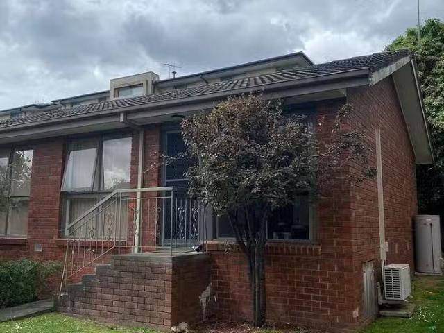 Nice 2 BR 4/16 18 Landale Avenue, Croydon, VIC 3136