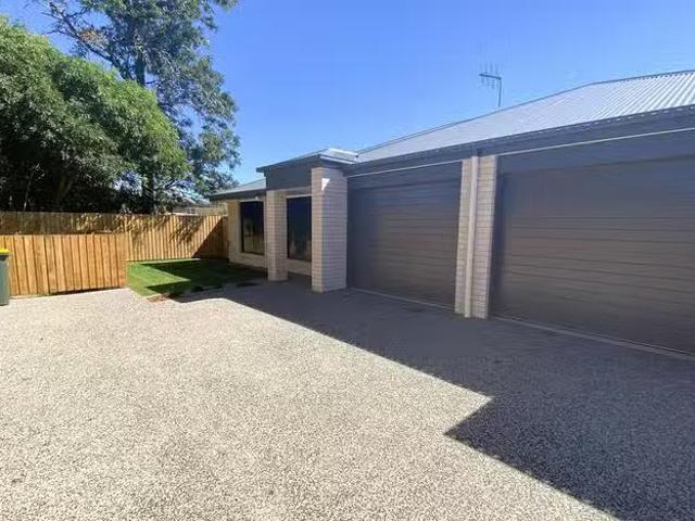 For Rent! 2 BR 4/17 Robert Street, Bundaberg South, QLD 4670