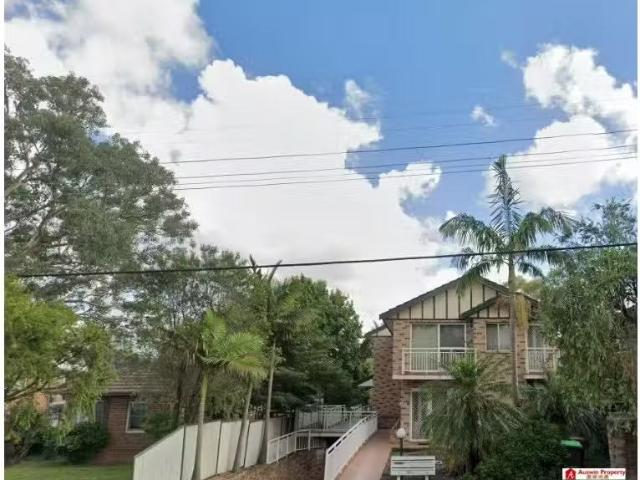 Deal! 2 BR 4/13 Graham Rd, Narwee Townhouse for rent Listed b.
