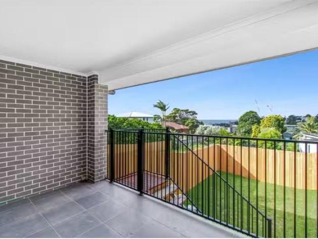 Just in! 2 BR 41A Victor Road, DEE WHY Apartment for rent Lis.