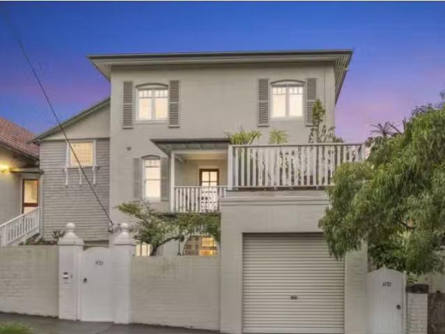 Rental! 2 BR 4/23 Murdoch Street, Cremorne Apartment for rent.