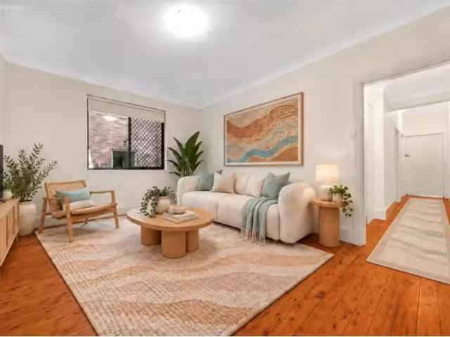 Nice 2 BR 4/36 Warners Avenue, North Bondi Apartment for rent.