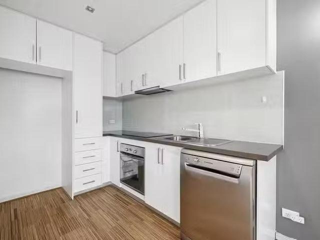 Just in! 2 BR 4/463 South Road, Bentleigh, VIC 3204
