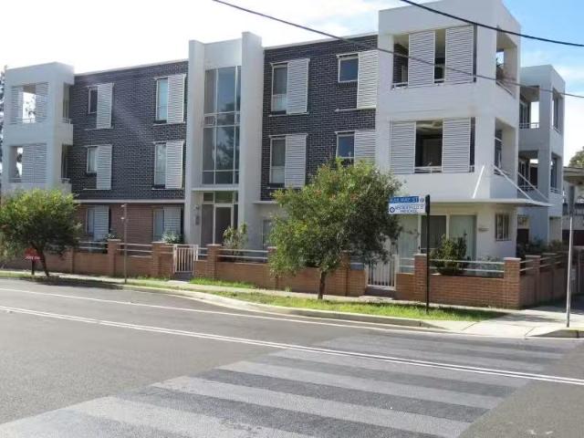 Charming 2 BR 4/77 Wentworth Avenue, Wentworthville Apartment.