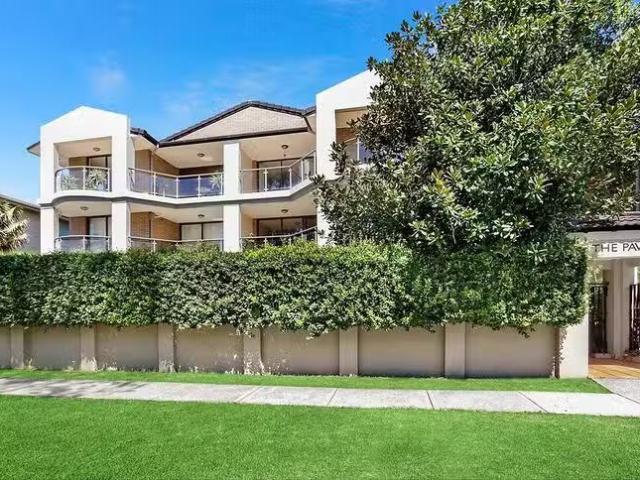 Cozy 2 BR 4/80 Beach Road, Bondi Beach, NSW 2026