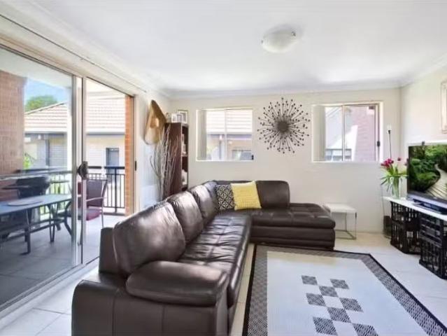 Unique 2 BR 5/347 Sailors Bay Road, Northbridge Apartment for.