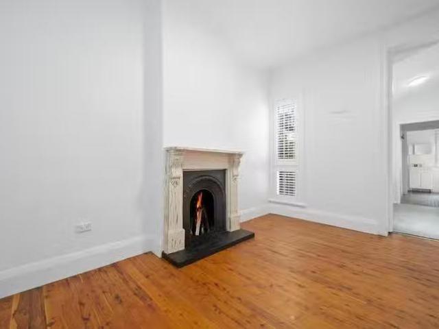 Nice 2 BR 53 Wellington Street, Waterloo, NSW 2017