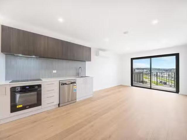 Just in! 2 BR 55/6 Makinson View, Denman Prospect, ACT 2611