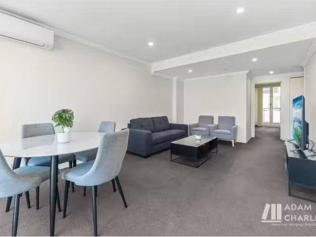 Deal! 2 BR 56/93 105 Quay Street, HAYMARKET Apartment for rent.