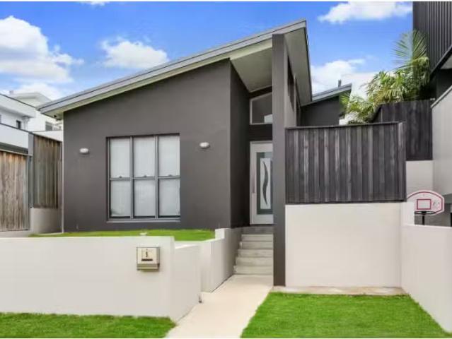 For Rent! 2 BR 5 Hodder Street, Kellyville House for rent Lis.
