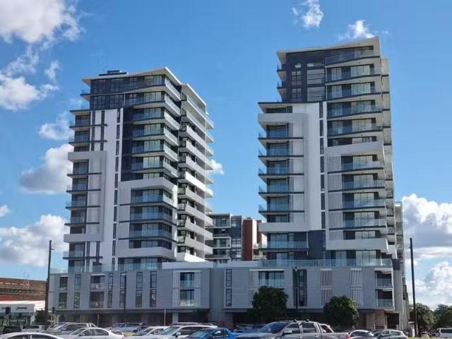 Nice 2 BR 602/10 Bishopsgate Street, WICKHAM Apartment for ren.
