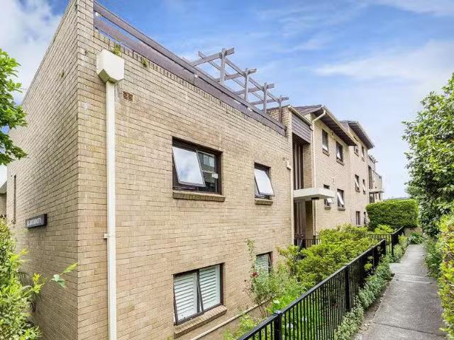 Rental! 2 BR 64 Shirley Road, Wollstonecraft Apartment for ren.