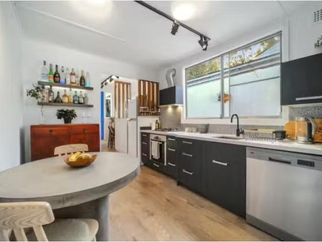 Just in! 2 BR 72 Redmond Street, LEICHHARDT House for rent Li.