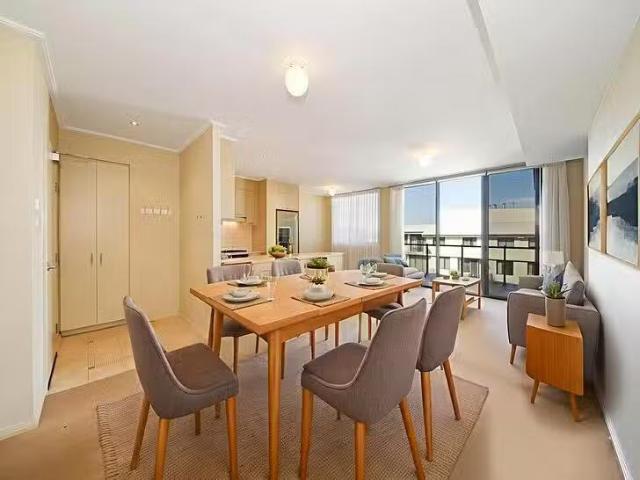 Cozy 2 BR 806/2 10 Orara Street, Waitara, NSW 2077