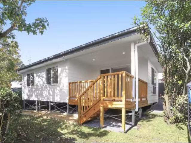 Cozy 2 BR 86a Farmborough Road, Unanderra Apartment for rent.