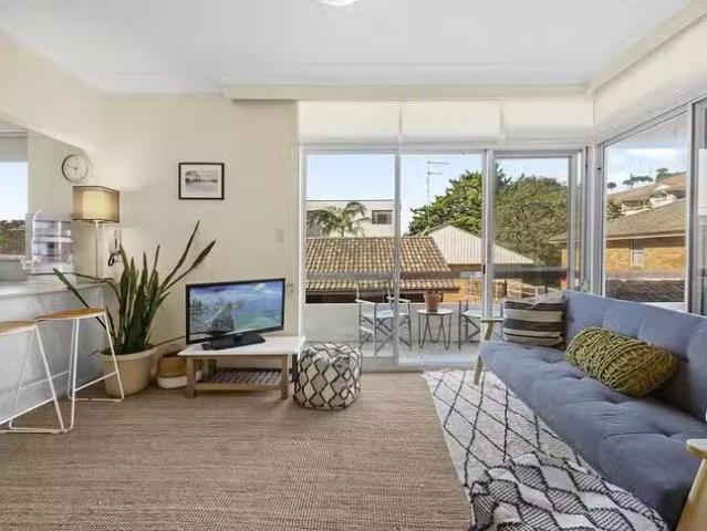 Cozy 2 BR 8/83 Howard Avenue, Dee Why, NSW 2099