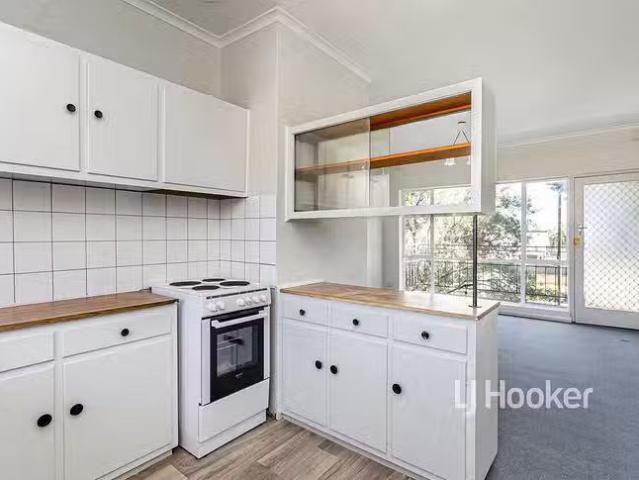 Deal! 2 BR 9/13 Helenslea Avenue, Brooklyn Park, SA 5032