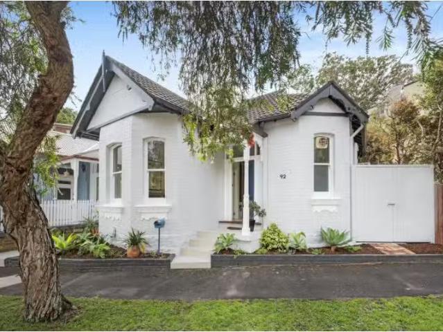 Just in! 2 BR 92 Palmer Street, Balmain House for rent Listed.