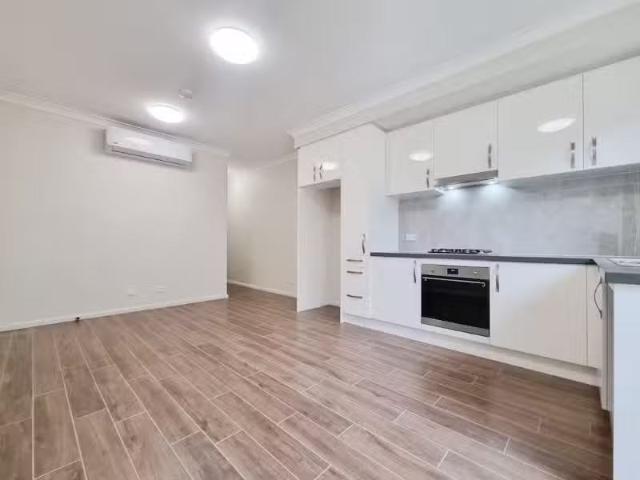 Nice 2 BR 9a Dempsey Street, DENHAM COURT House for rent List.