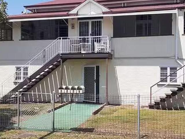 Rental! 2 BR FLAT 4, 23 Third Avenue, Sandgate, QLD 4017