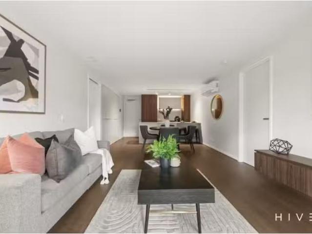 Cheap 2 BR G07/352 Northbourne Avenue, partson Apartment for r.