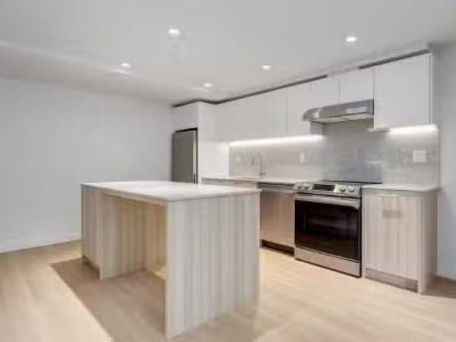 Nice 2 BR St St E Street, North Vancouver, BC, V7L 0J2 lease.