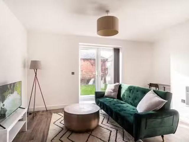 Just in! 2 BR Park Terrace