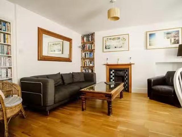 Nice 2 BR Rivers Street
