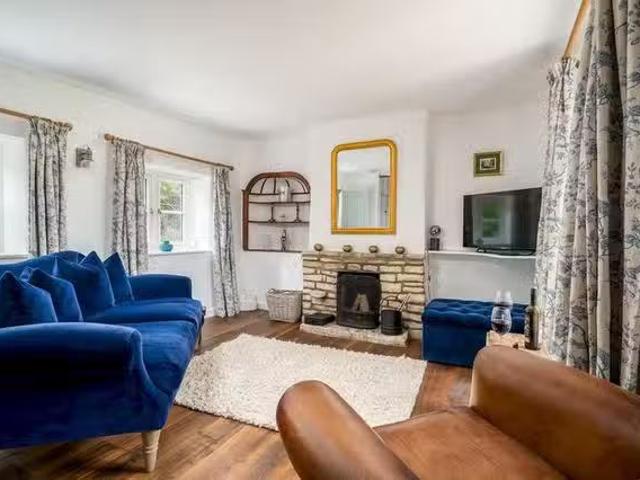 Charming 2 BR Toy Lane