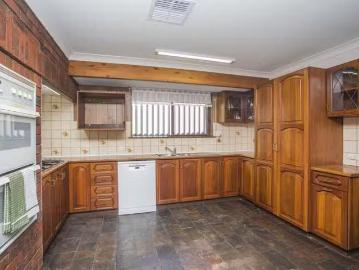Deal! 2 Bussell Place, Beechboro, WA 6063