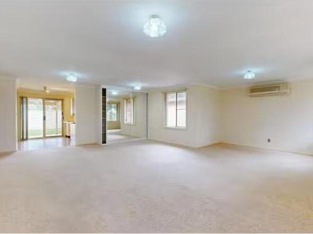 Cozy 2 Eucalyptus Circuit, Warabrook Apartment for rent Liste.