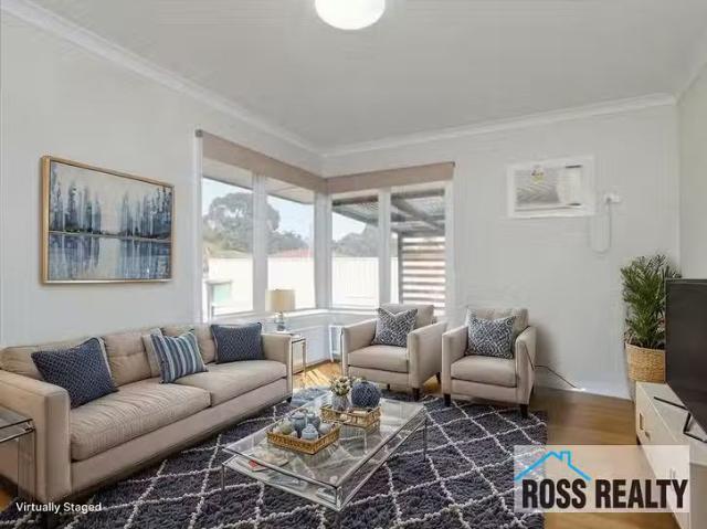 Nice 2 Kyogle Place, Armadale, WA 6112