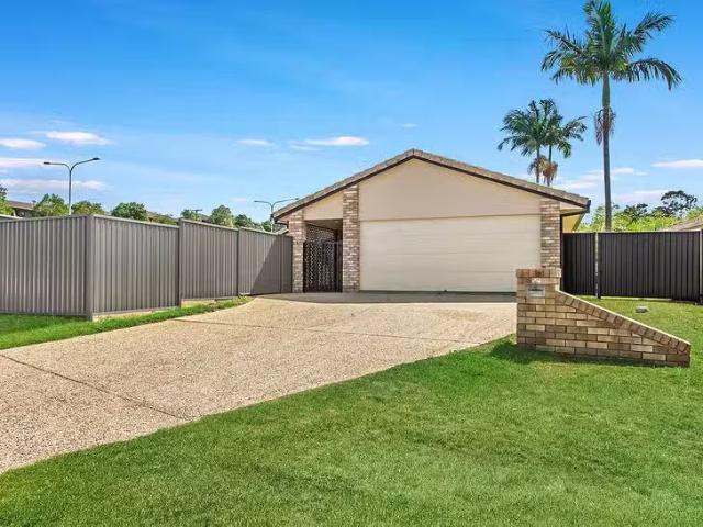 Just in! 2 Jura Parade, Merrimac, QLD 4226