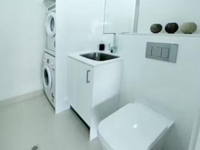 Rental! 2 Laurence Street, St Lucia, QLD 4067