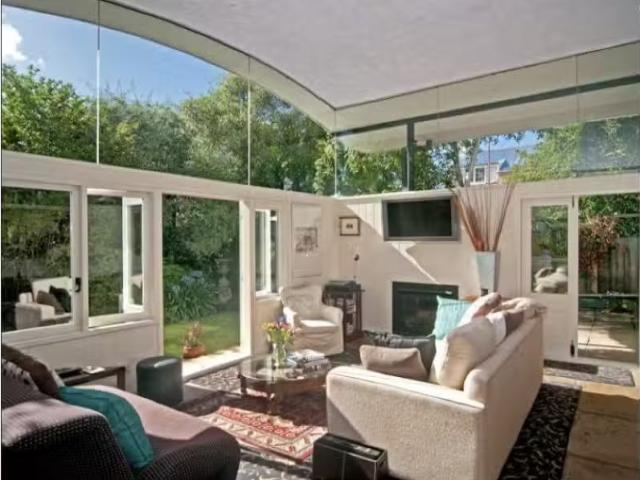 Charming 2 Lincoln Street, Sandy Bay House for rent Listed by.