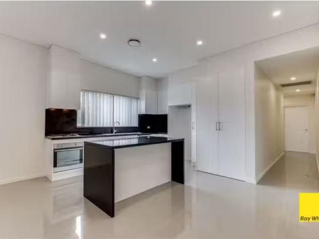 Deal! 2 Moses Way, WINSTON HILLS House for rent Listed by Che.