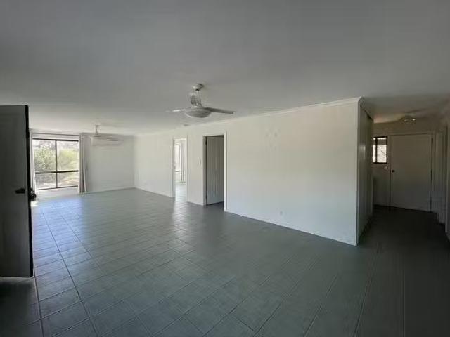 Charming 2 North Terrace, Quorn, SA 5433